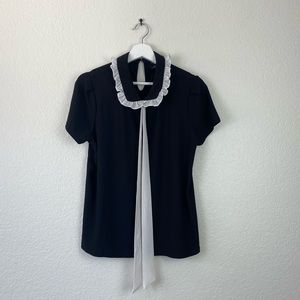 FLOWER and FEATHER black color short sleeve with white raffle and bow top XL.